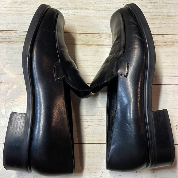 Franco Sarto women’s black leather classic loafers. Size 6.5. - Picture 6 of 7